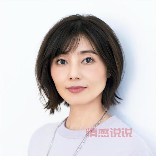 40岁女人短发发型图片,展现优雅魅力!