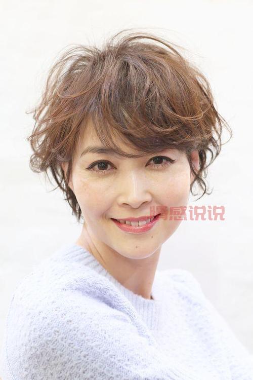 40岁女人短发发型图片,展现优雅魅力!