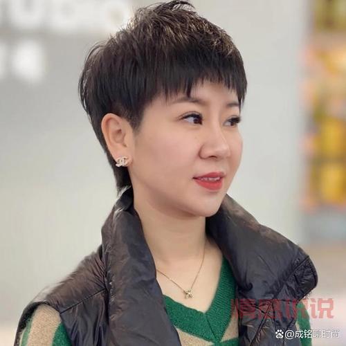 40岁女人短发发型图片,展现优雅魅力!