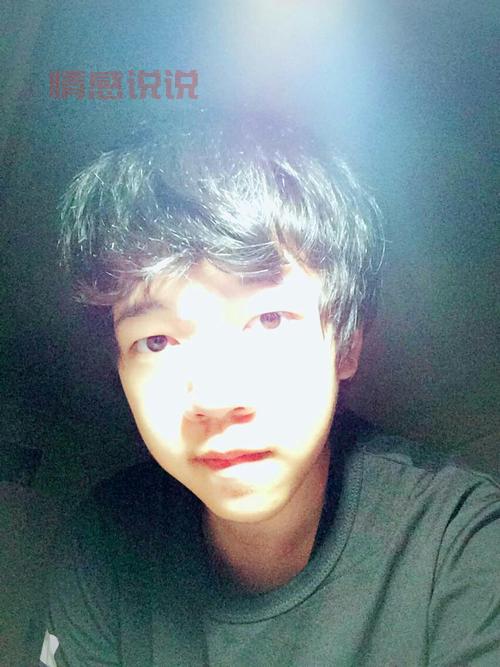 如何识别适合骗网友的男生照片?教你几招防骗技巧!