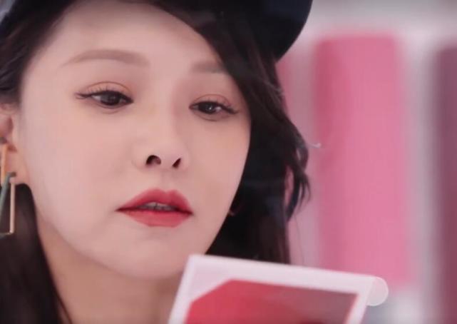 一笔连写签名(杨瑞签名怎么写)